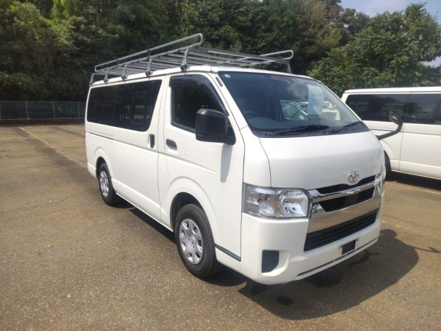 TOYOTA HIACE VAN 2020