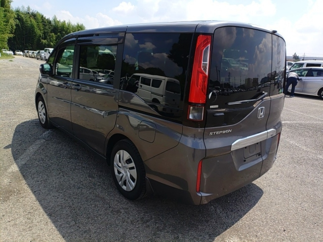 HONDA STEP WAGON 2016