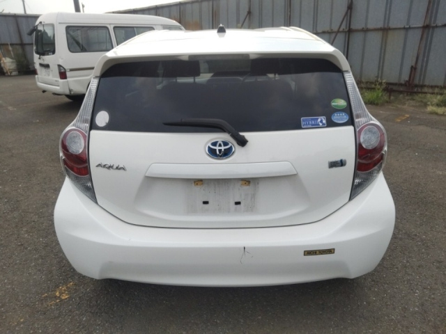 TOYOTA AQUA 2012