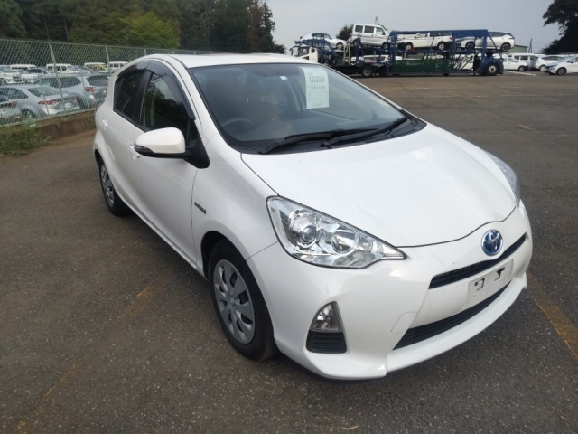TOYOTA AQUA 2012