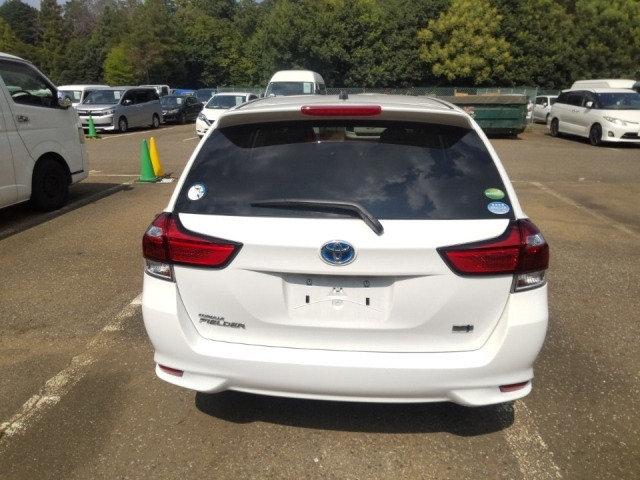 TOYOTA COROLLA FIELDER 2020