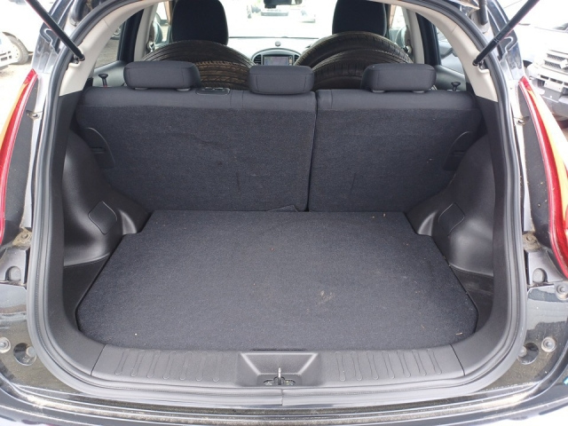 NISSAN JUKE 2012