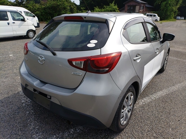 MAZDA DEMIO 2016
