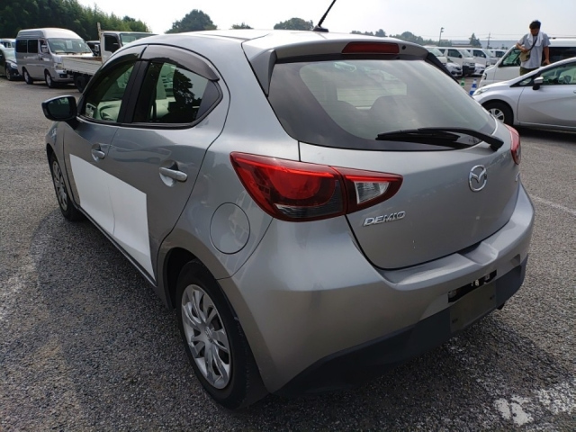 MAZDA DEMIO 2016