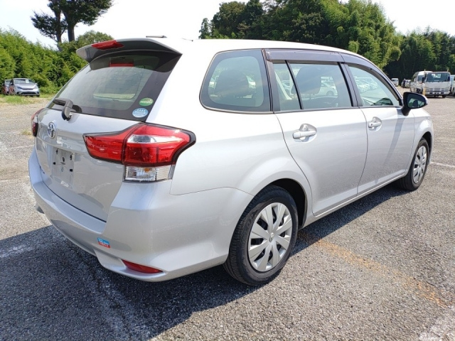 TOYOTA COROLLA FIELDER 2016