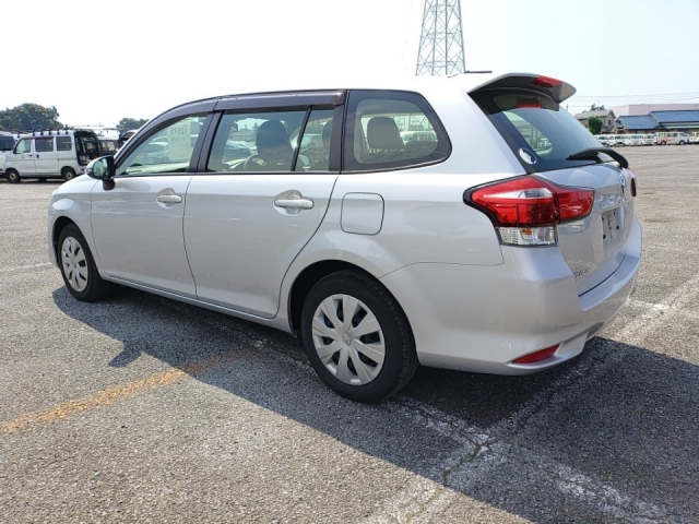 TOYOTA COROLLA FIELDER 2016