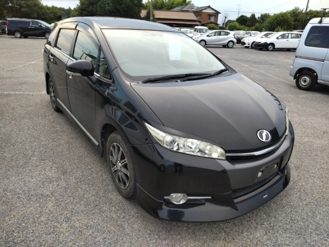 TOYOTA WISH 2013