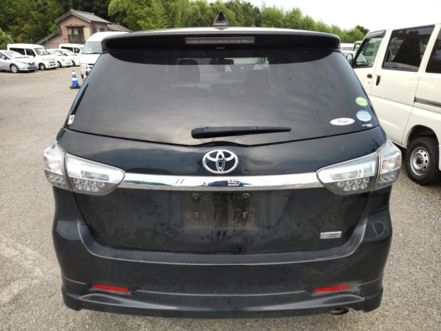 TOYOTA WISH 2013