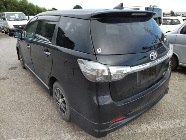 TOYOTA WISH 2013