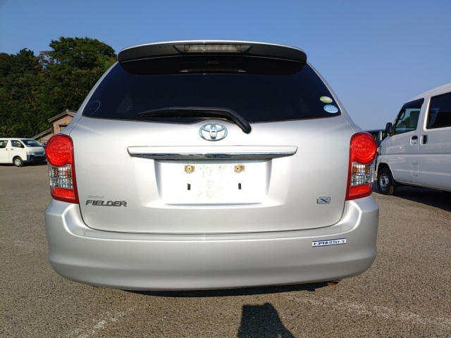 TOYOTA COROLLA FIELDER 2011