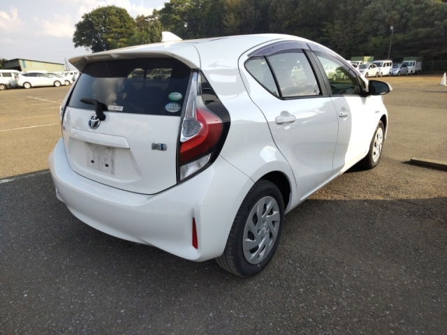 TOYOTA AQUA 2018