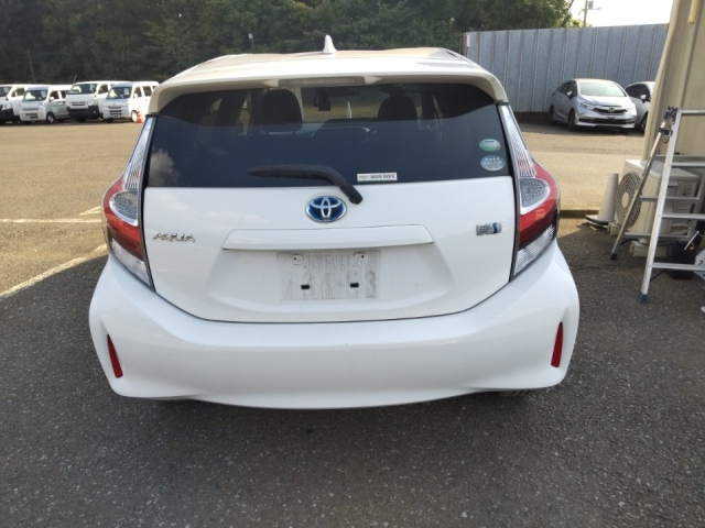 TOYOTA AQUA 2018
