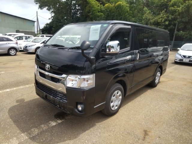 TOYOTA HIACE VAN 2020
