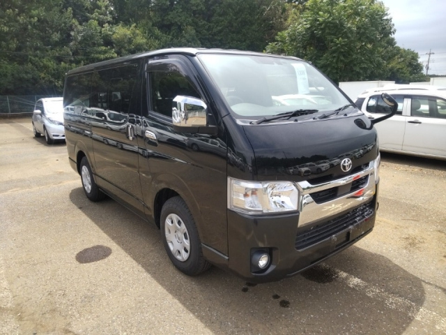 TOYOTA HIACE VAN 2020