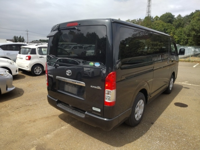 TOYOTA HIACE VAN 2020