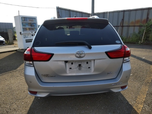 TOYOTA COROLLA FIELDER 2016