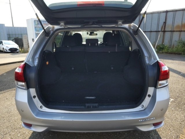 TOYOTA COROLLA FIELDER 2016