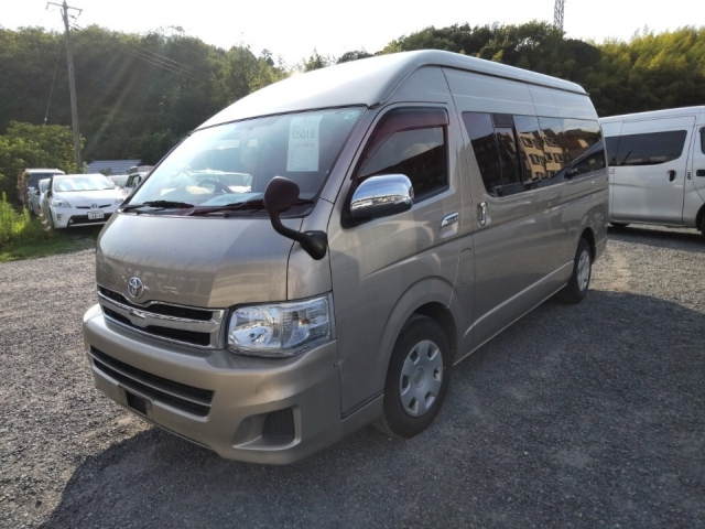 TOYOTA HIACE 2012