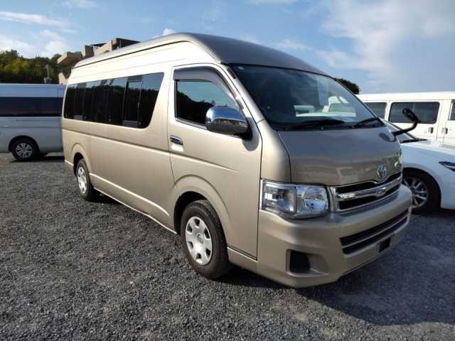 TOYOTA HIACE 2012