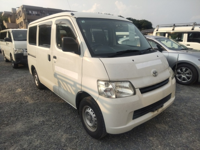 TOYOTA LITE ACE VAN 2018