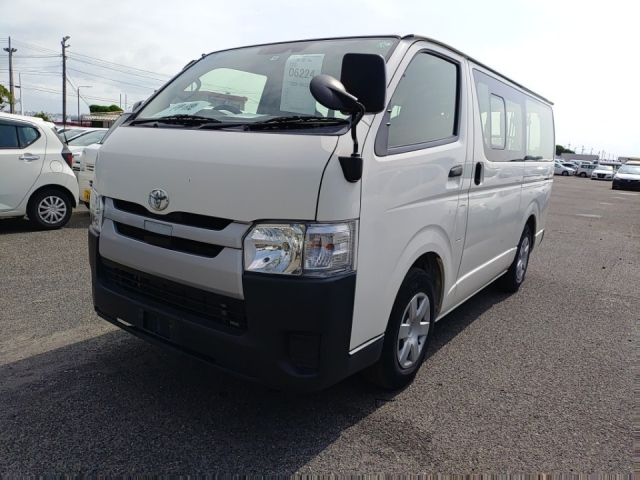 TOYOTA HIACE VAN 2019