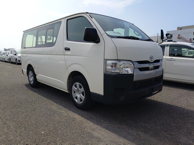TOYOTA HIACE VAN 2019