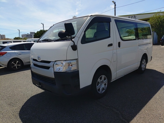 TOYOTA HIACE VAN 2016