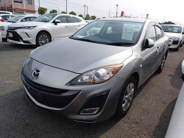 MAZDA AXELA 2010