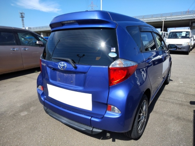 TOYOTA RACTIS 2012