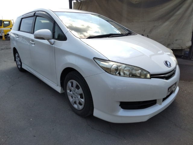 TOYOTA WISH 2014