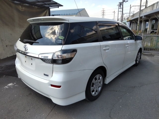 TOYOTA WISH 2014