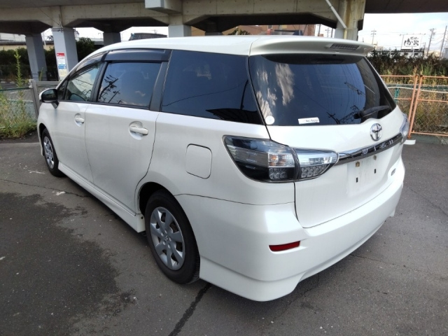 TOYOTA WISH 2014