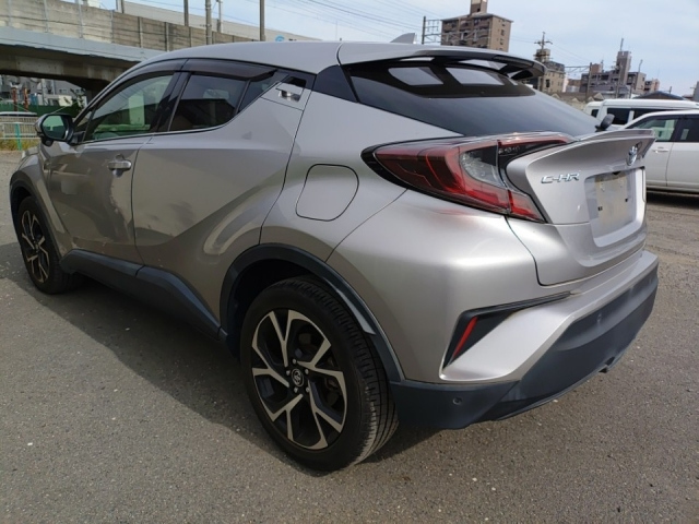 TOYOTA C-HR 2017