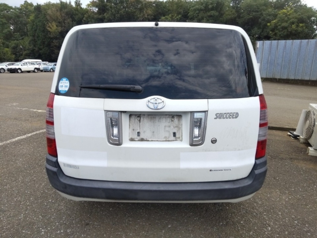 TOYOTA SUCCEED 2010