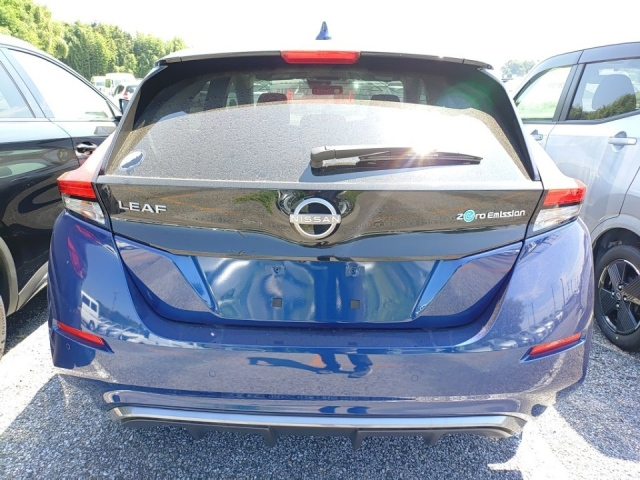 NISSAN LEAF 2024