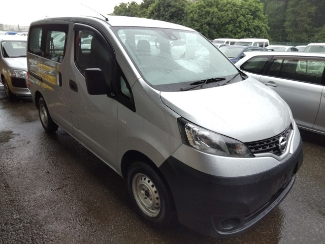 NISSAN NV200 2020