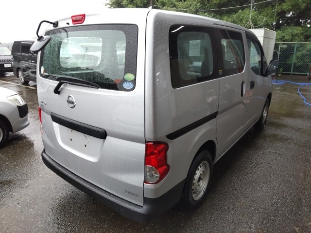 NISSAN NV200 2020