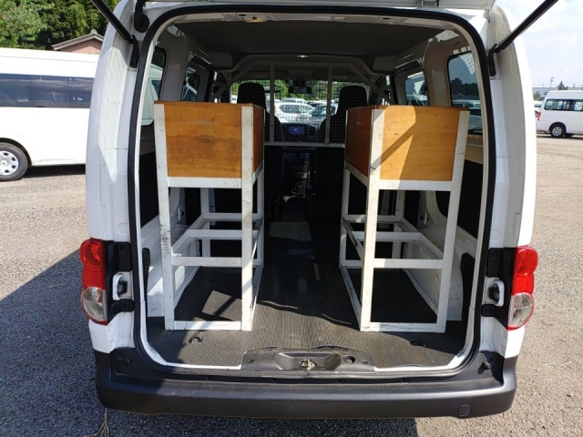 NISSAN NV200 2023