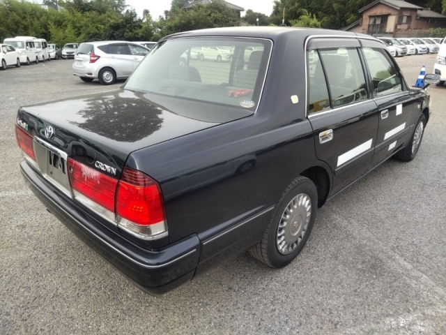 TOYOTA CROWN COMFORT 2015