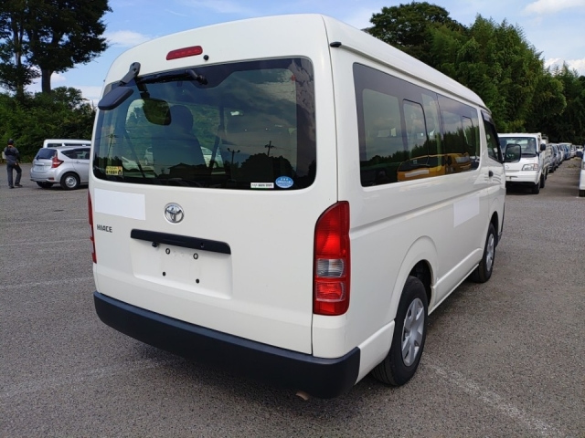 TOYOTA HIACE 2020