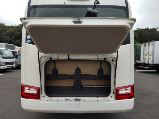 TOYOTA COASTER 2021