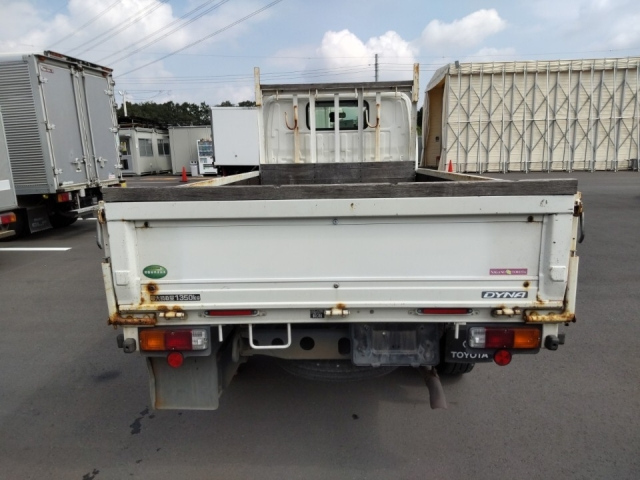 TOYOTA DYNA 2017