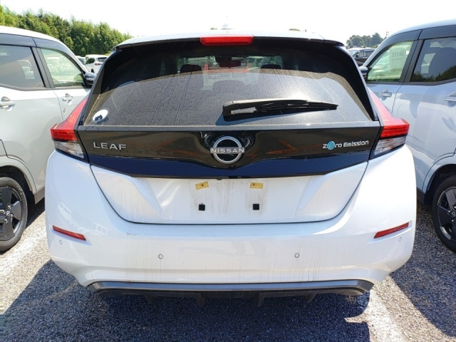 NISSAN LEAF 2024
