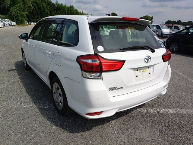 TOYOTA COROLLA FIELDER 2018