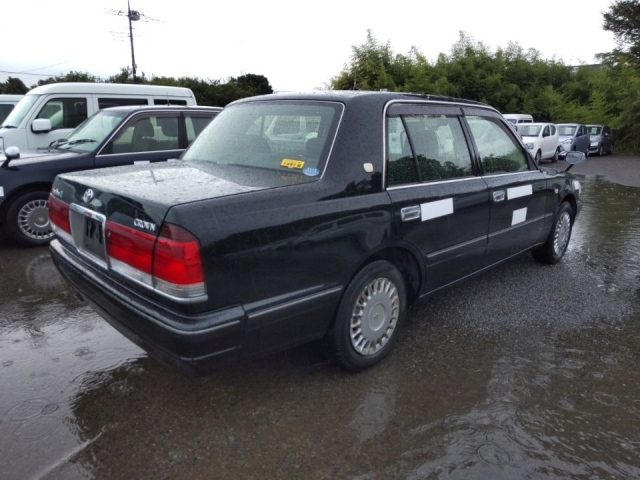 TOYOTA CROWN COMFORT 2016