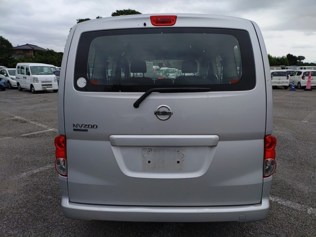 NISSAN NV200 2018