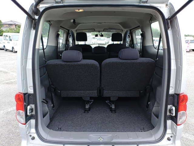 NISSAN NV200 2018