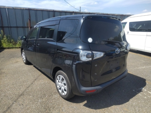 TOYOTA SIENTA 2018