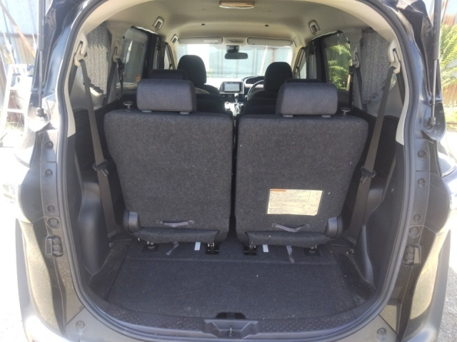 TOYOTA SIENTA 2018