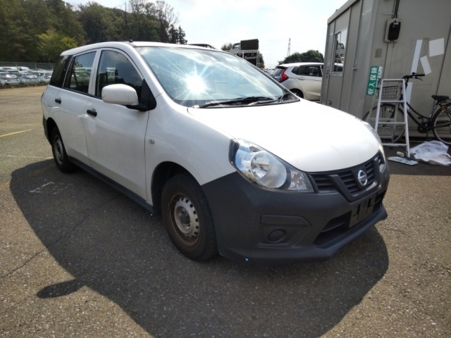NISSAN AD 2020